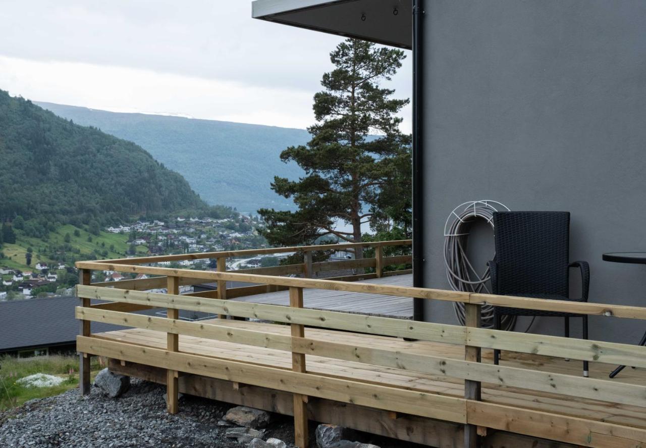 Stryn Stor Og Moderne Leilighet 外观 照片